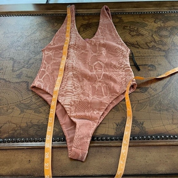 Koral Womens size S Pink Sand Ambition Reptile Bodysuit Cheeky Swim Deep V Neck - Picture 7 of 11
